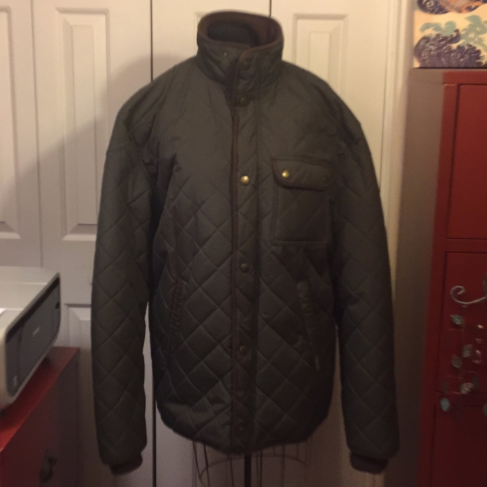 Men’s heavy winter coat with style.